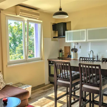 Near With Sea View - Free Parking *